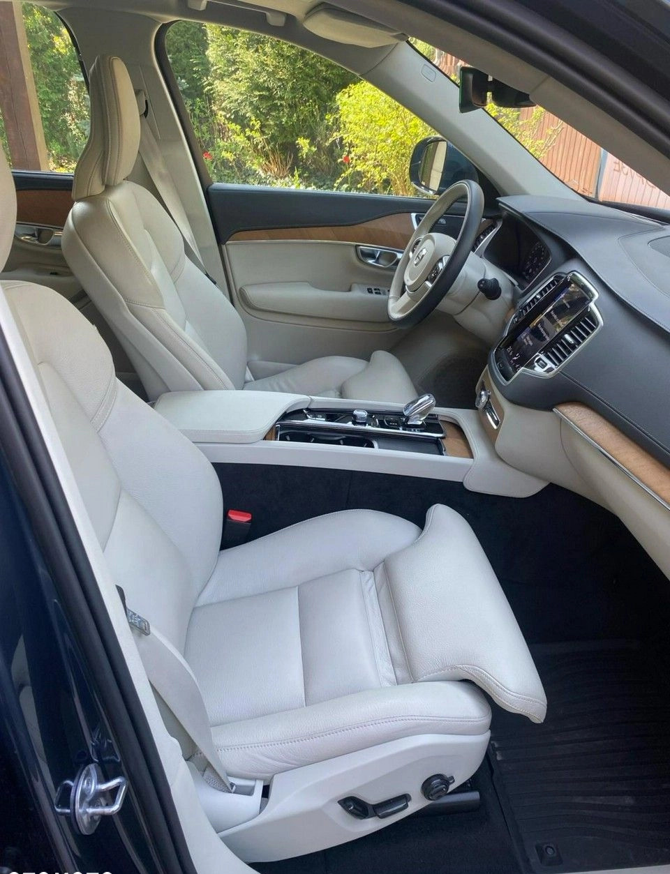 Volvo XC 90 cena 245000 przebieg: 34750, rok produkcji 2022 z Boguchwała małe 154